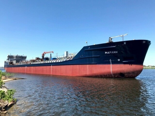 Спущен на воду танкер «Марлин»