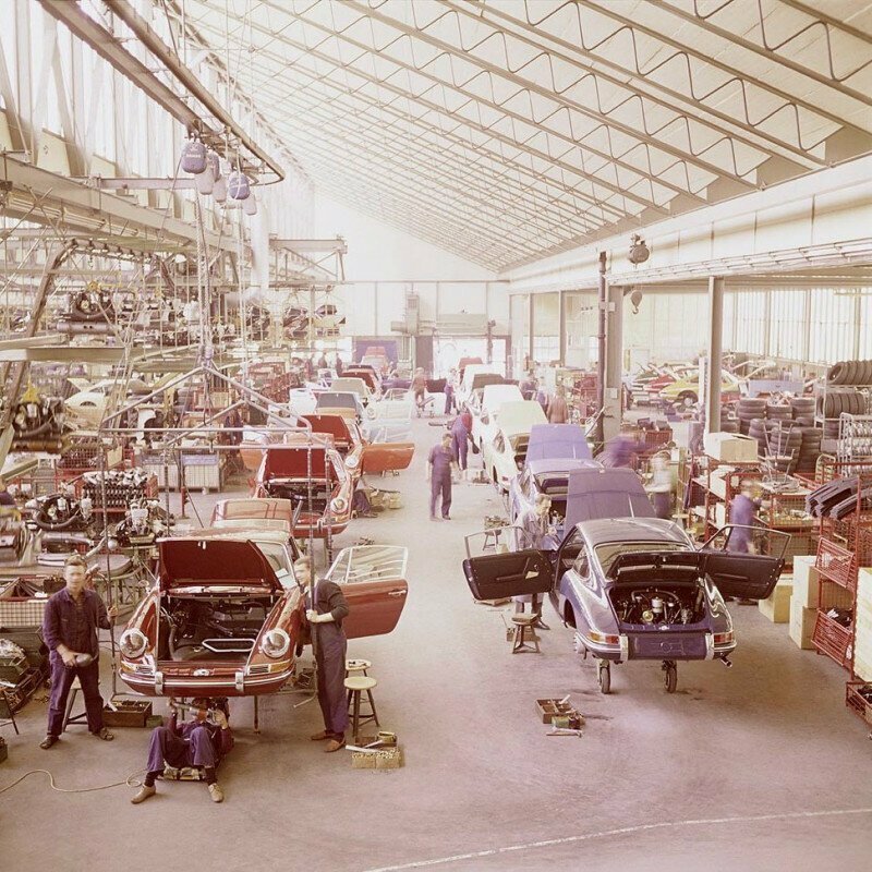 В цехе завода Porsche, 1970 год, Штутгарт