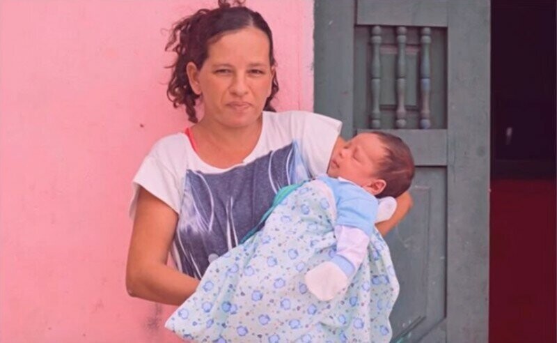 Мать 13 сыновей пообещала рожать, пока не появится дочь