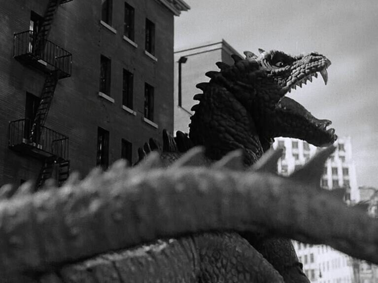 Легенда о динозавре: Да здравствует король монстров!