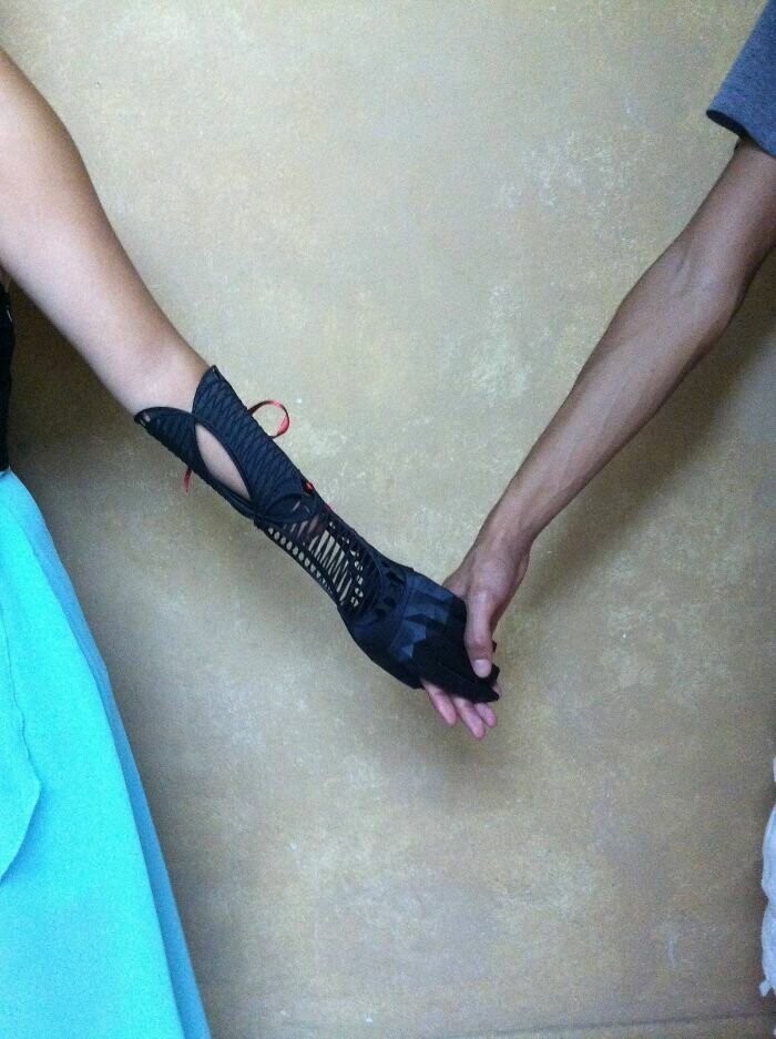 "Я напечатал своей подруге протез руки на 3D-принтере"
