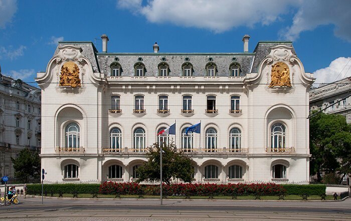 8. Посольство Франции в Вене, Австрия