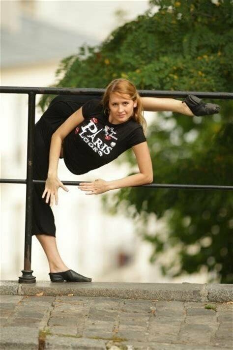 Ирина Казакова - женщина-каучук, гимнастка-художница, акробатка-каучук, фотомодель.