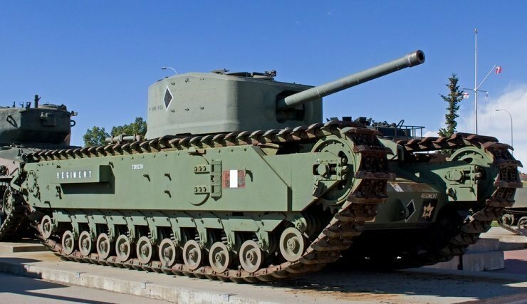 Оригинал танк-"Черчилль"на открытой стоянке в музее.