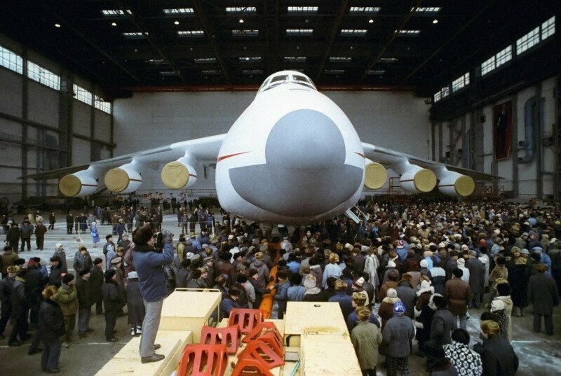 Презентация самолета Ан-225 в Киеве. 1988 год.