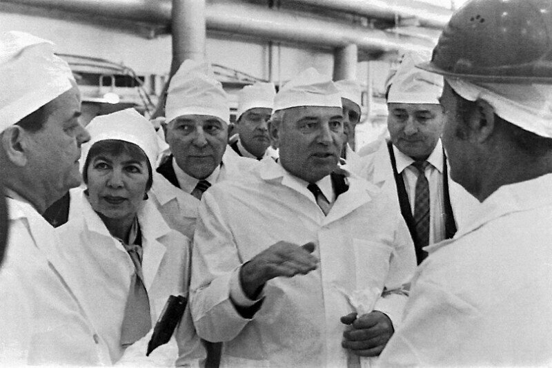 Михаил Горбачев и Раиса Горбачева на Чернобыльской АЭС, 1989 год, УССР