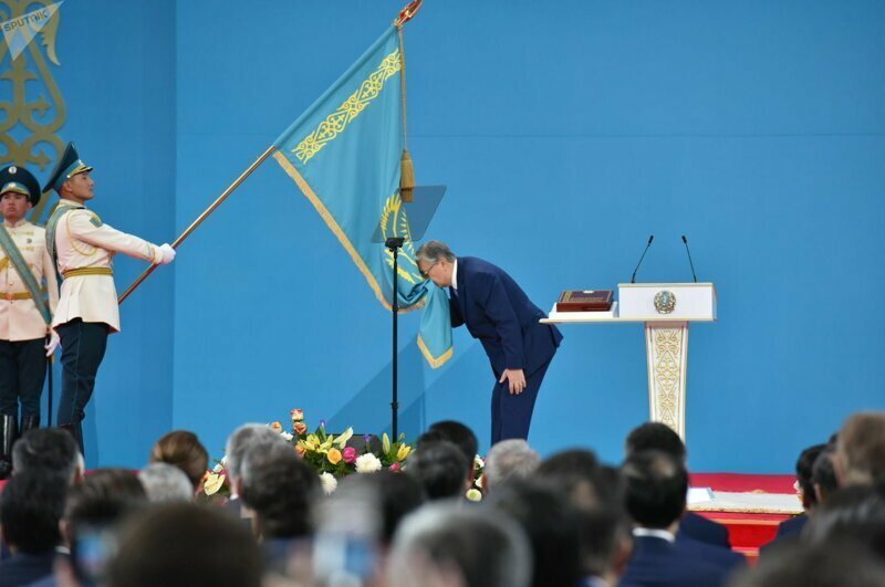 Президент Казахстана официально вступил в должность и принёс присягу народу