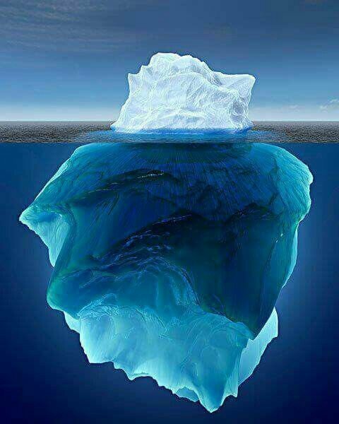 В прибрежных водах Антарктиды постоянно плавает около 100 000 айсбергов. По содержанию пресной воды они превосходят все реки и озера вместе взятые