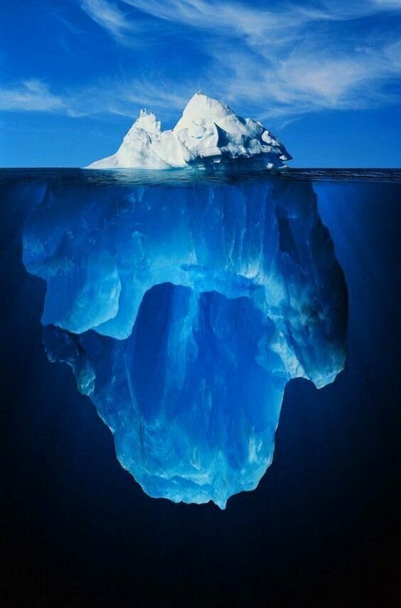 Некоторые айсберги огромны - так в 2000 году от ледника Росса в Антарктиде откололся гигант площадью более 10 000 квадратных километров