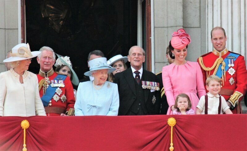 Королева и не король: почему супруг королевы Великобритании Елизаветы II только принц?