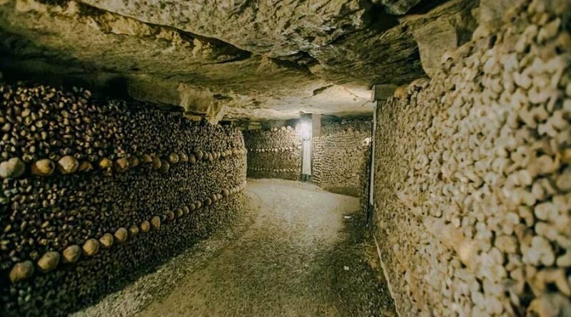 Как 6 миллионов скелетов оказались в туннелях под Парижем