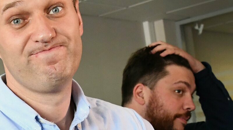 Заграница нам поможет. Западные СМИ пиарят навальнистов