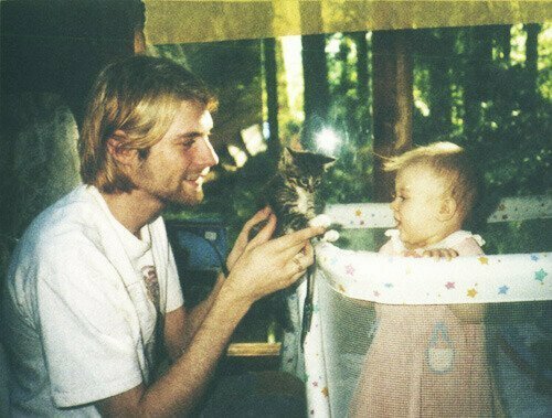 Курт Кобейн с дочкой 