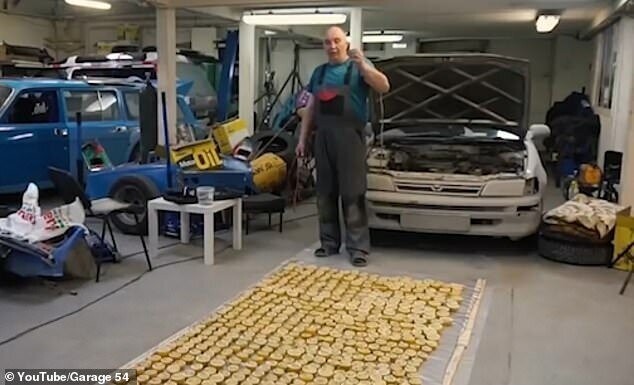 Умельцы из Новосибирска попытались завести авто от лимонов