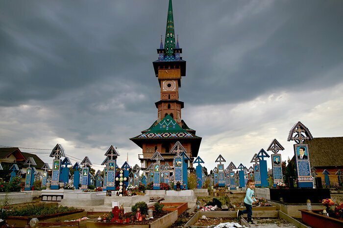 И кладбище в Румынии