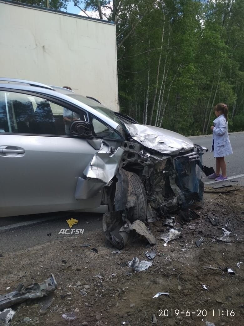 Авария дня. Водитель уснул за рулем на трассе под Новосибирском