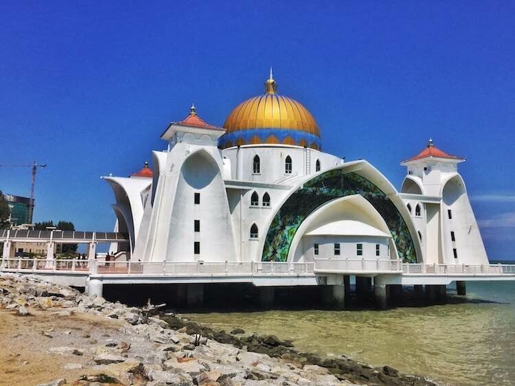 Малайзия: Мечеть Мелакских проливов