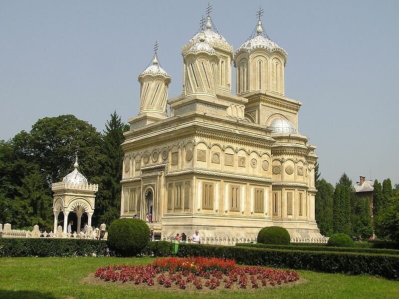 Успенский архиерейский собор в городе Куртя-де-Арджеш, Румыния