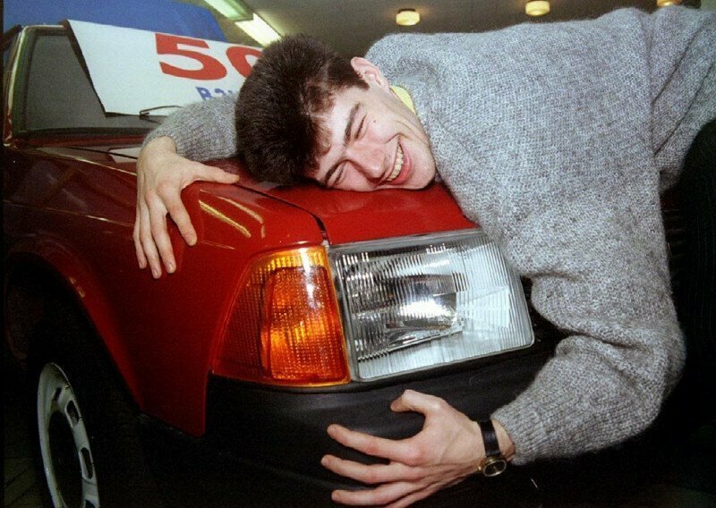 Выигравший в лотерею автомобиль «Москвич», ноябрь 1994 г