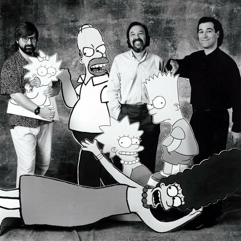 Создатели сериала "Симпсоны" Мэтт Гроунинг, Джеймс Брукс и Сэм Саймон вместе с героями мультика, 1990 год.