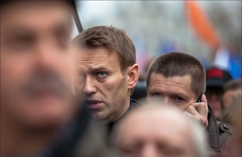 Вот только некоторым из них, народ категорические не доверяет еще на стадии сбора подписей за того или иного кандидата. 