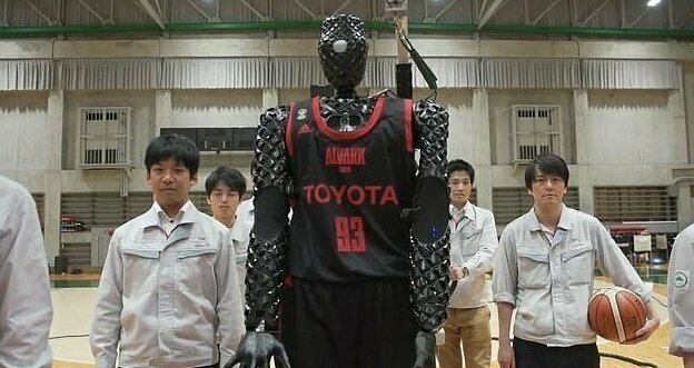 Робот-баскетболист победил людей по очкам
