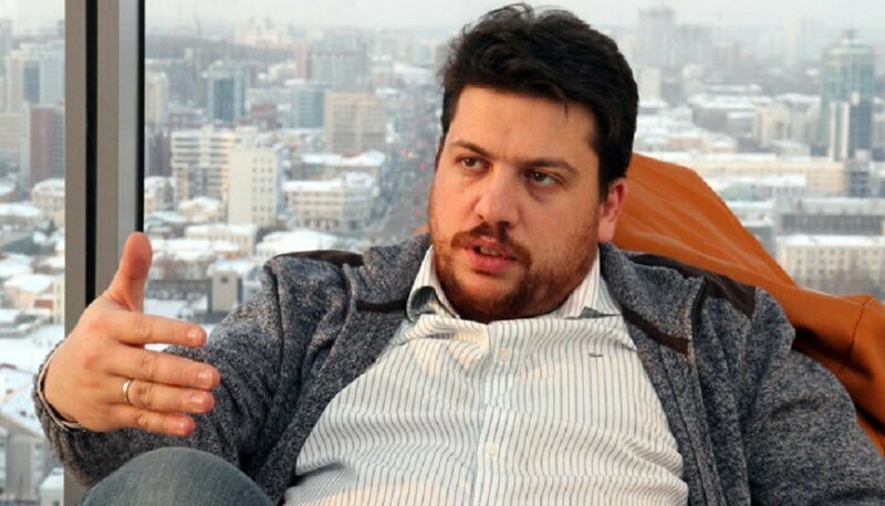 Пауки в банке: навальнист Волков устроил травлю яблочнику Митрохину