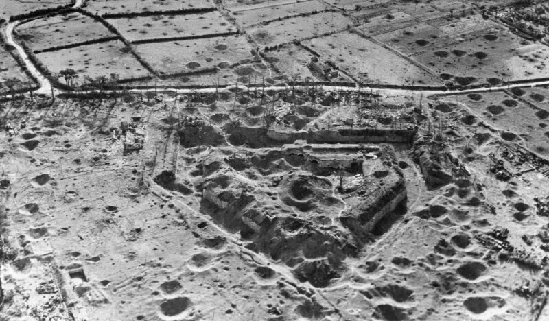 Немецкий форт под Брестом, разрушенный  бомбардировщиками в августе 1944 года.