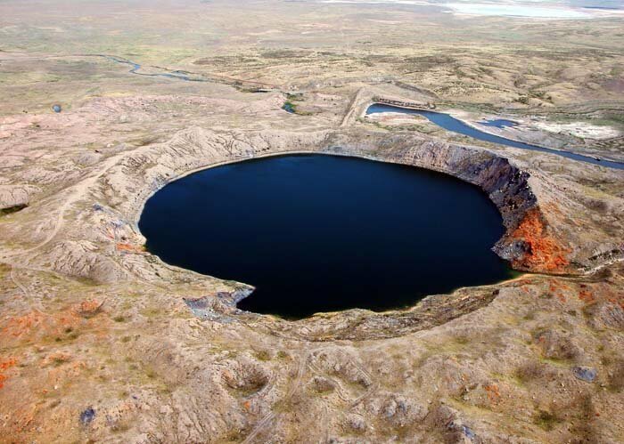 Атомное озеро,образовавшееся в результате ядерного взрыва, Семипалатинск