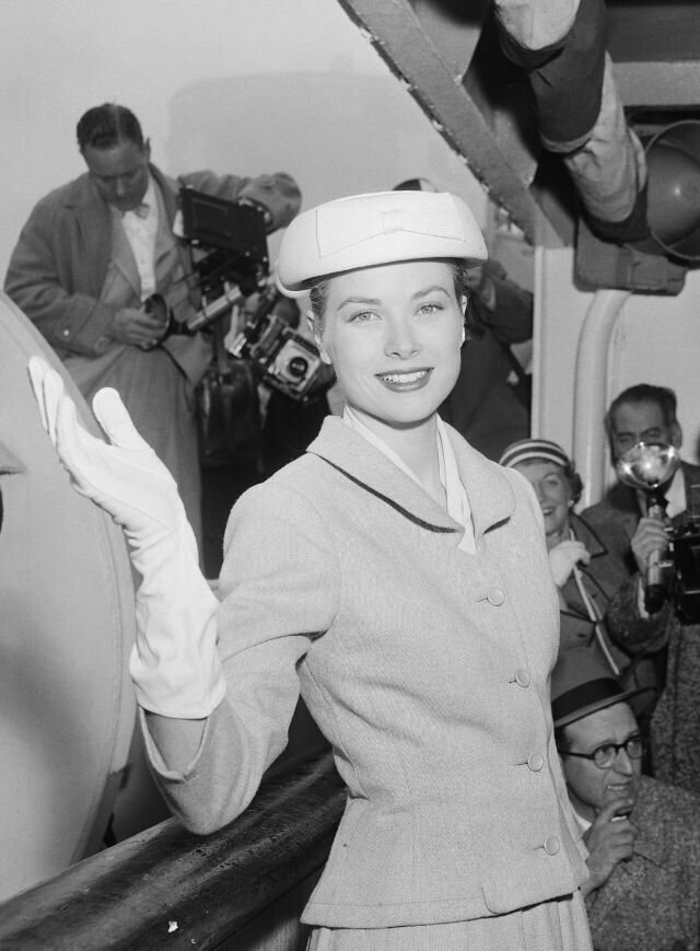 4 апреля 1956 года. Грейс Келли на палубе лайнера "Конституция" перед отплытием в Монако
