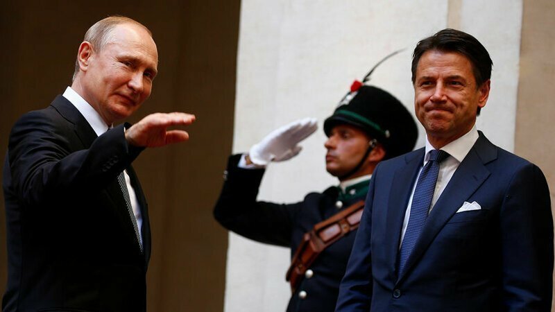 Итальянцы попросили Путина научить их лидеров руководить страной