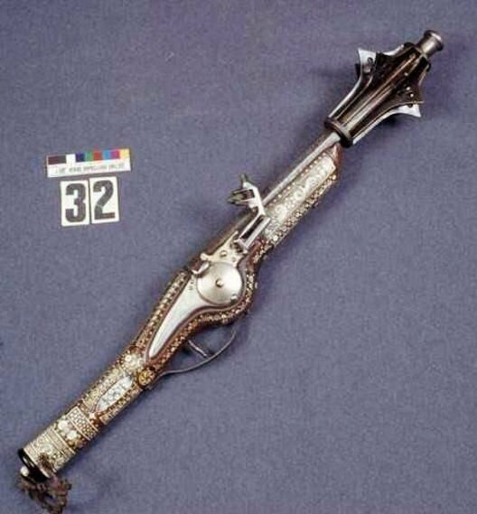 Пистолет - шестопер. Сделан в Северной Германии (1575-1600 гг.).