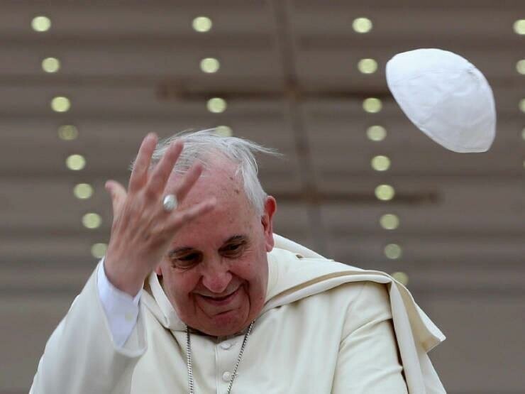 Ветер не любит Папу Римского и вот 20 доказательств