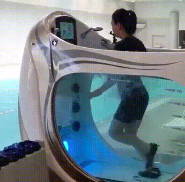 7. Так в будущем будут выглядеть спортзалы. Нагрузка под водой позволит эффективнее прорабатывать все группы мышц