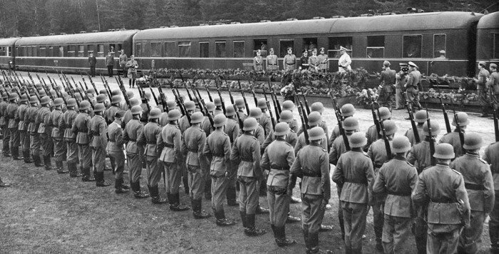 Как выглядел личный поезд Гитлера внутри и снаружи: Передвижная ставка фюрера