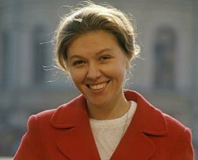 В этот день родилась ведущая программы "Здоровье" Юлия Белянчикова (12 июля 1940 - 5 июня 2011)