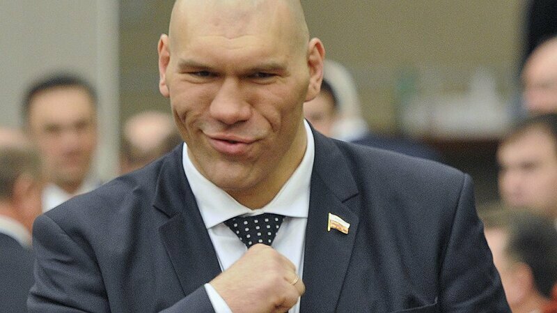 Зачем боксеры идут в депутаты?