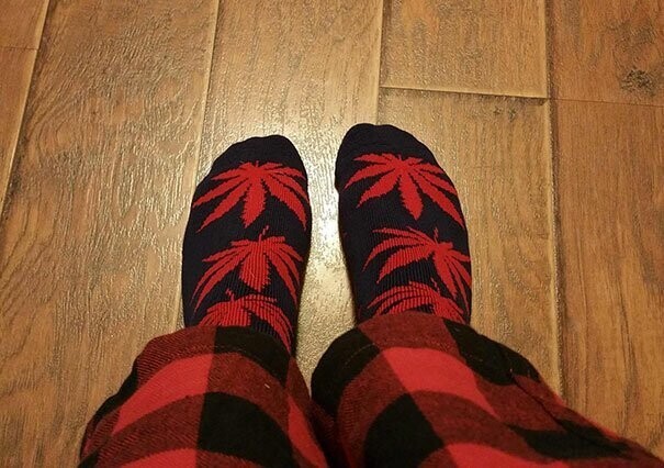 "Моя жена думала, что купила мне носки с изображением пальм. Наивное дитя!"