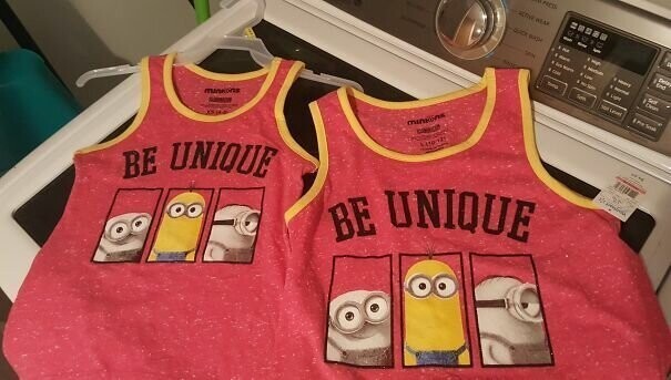 "Моя жена решила купить нашим дочкам одинаковые футболки с надписью "Будь неповторимым!""