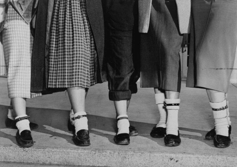 Собачьи ошейники на ногах, это было модно в США в 1953 году.