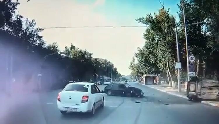 Авария дня. В Казахстане шесть человек пострадали в ДТП
