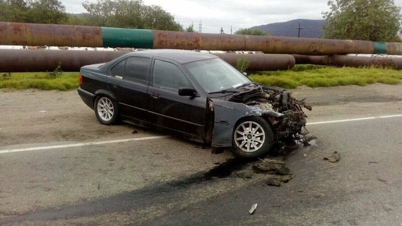 Авария дня. BMW столкнулся с ГАЗелью в Мурманской области