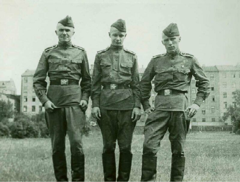 Почему в советской армии носили галифе?