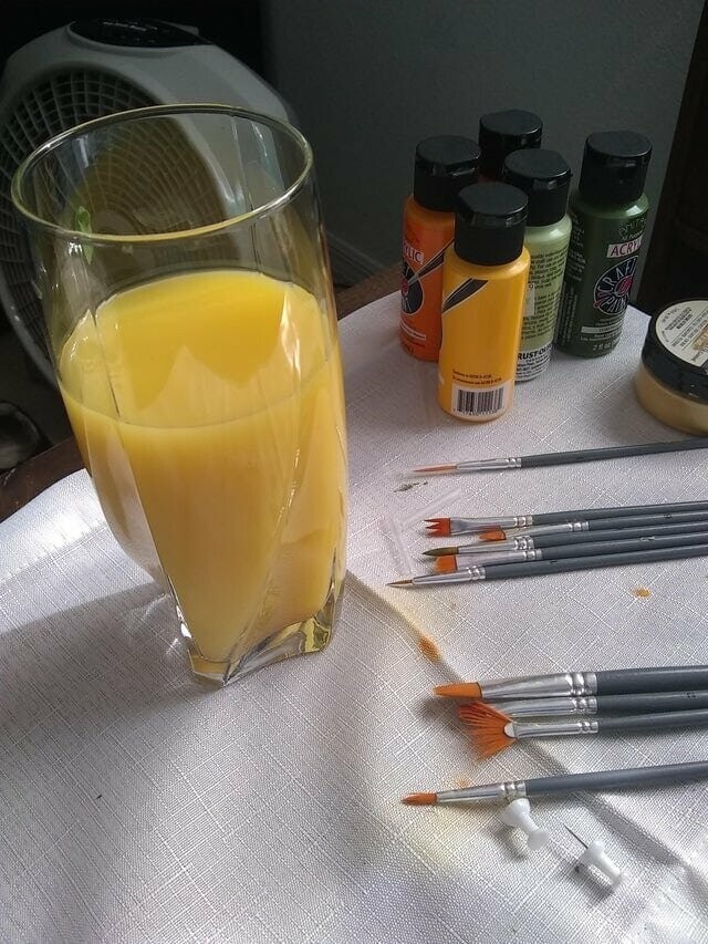 18. «Остановил жену, когда она пыталась выпить этот несъедобный апельсиновый сок»