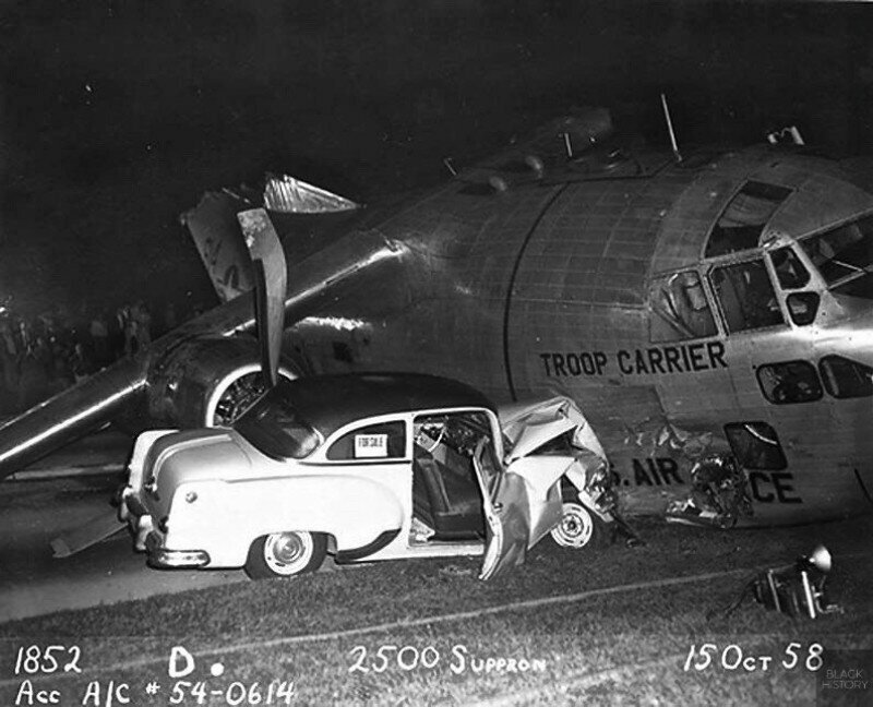 Аварийная посадка USAF Fairchild C-123B-6-FA Лонг-Айленд, Нью-Йорк. 15 октября 1958 года.