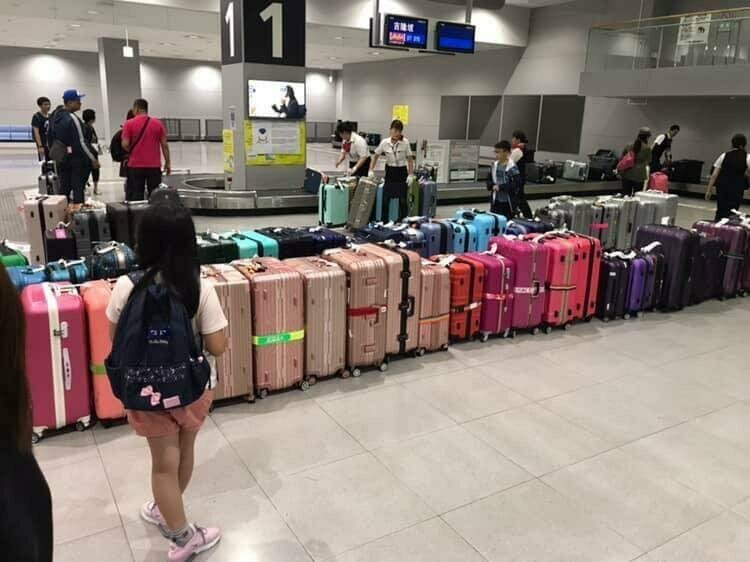 1. В японском аэропорту багаж сортируется по цвету, чтобы пассажирам было легче найти свой