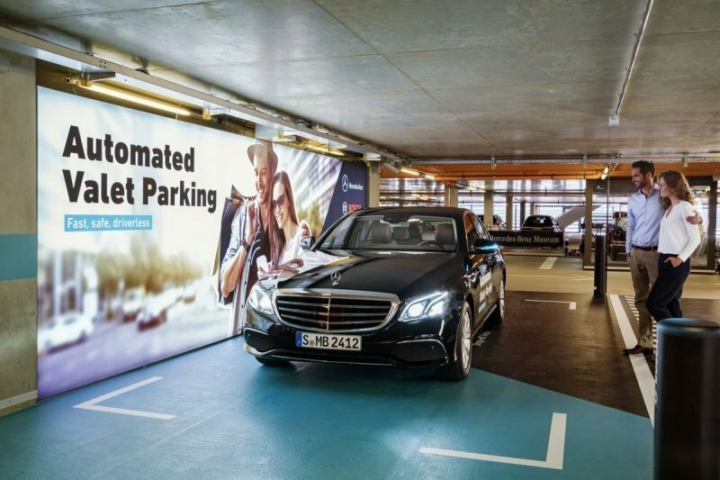 Парковка без водителя стала реальной в музее Mercedes в Германии