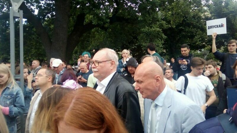 Либеральная цензура: «люди со светлыми лицами»  не дали слова «неугодным» на митинге в Петербурге
