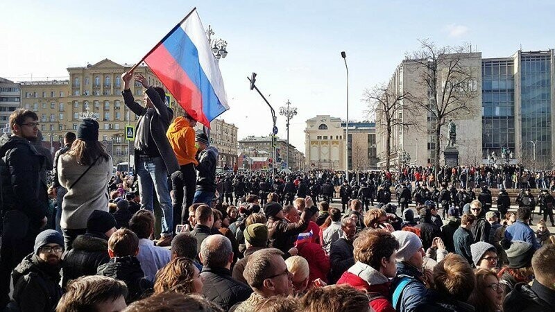 Кто на митинге животные — полиция или митингующие?