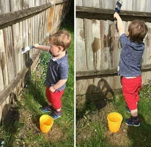 6. "Мой сын хотел помочь красить забор, но он мог бы весь вымазаться в краске, поэтому мы дали ему ведро с водой и кисточку"